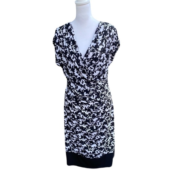 NEW York‎ and company dress size medium. - Picture 6 of 11